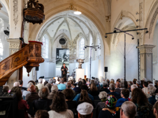 Hommage &agrave; Oscar et Jeannine Wiggli &agrave; l'ancienne &eacute;glise du Noirmont par Genevi&egrave;ve Boillat - Cr&eacute;dit photo : Jonathan Vallat