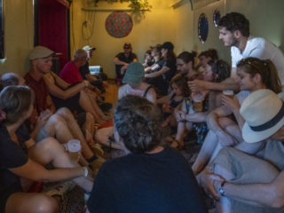 &Agrave; l'int&eacute;rieur de la Roulote du festival Usine Sonore - Cr&eacute;dit photo : Olivier Noaillon